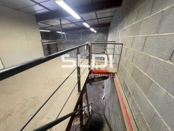 Activités A LOUER - VAUGNERAY - 140 m²