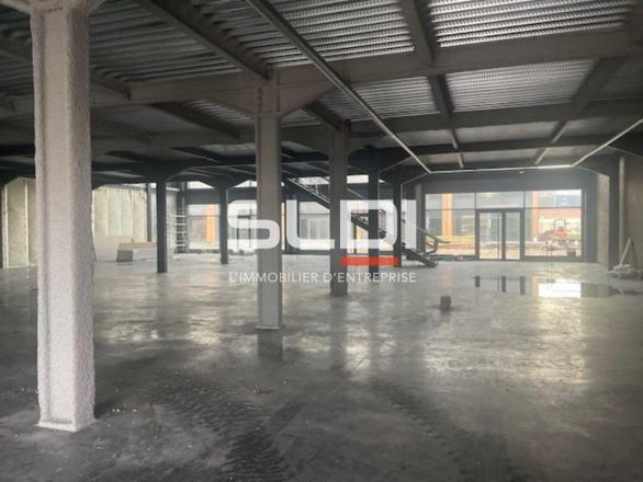Commerces A VENDRE OU A LOUER - VENISSIEUX - 1 046 m²