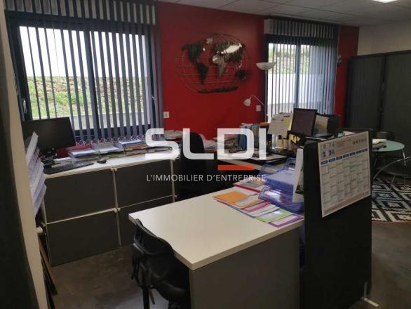 Commerces A VENDRE - SAINT LAURENT DE MURE - 150 m²