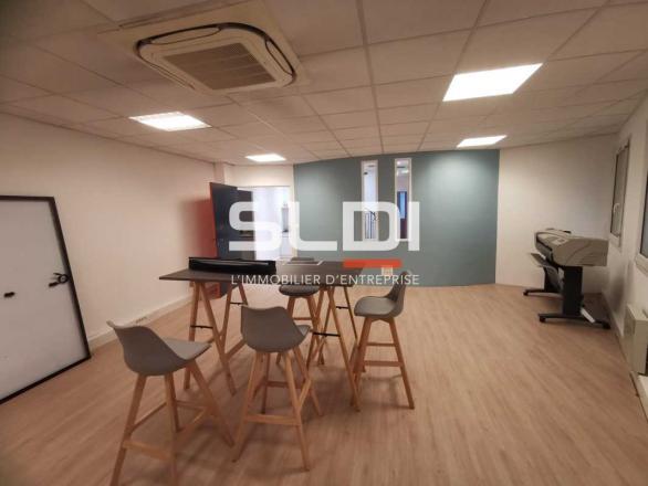 Bureaux A LOUER - TOUSSIEU - 187 m²