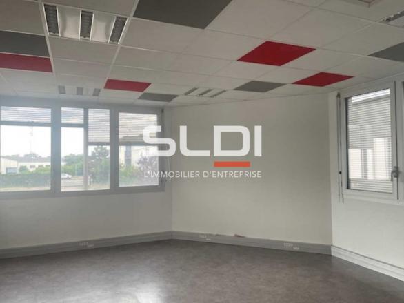 Bureaux A LOUER - CHASSIEU - 1 167 m²