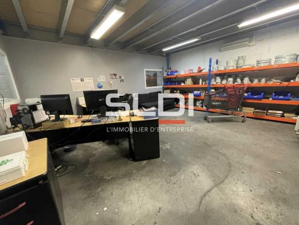 Activités A LOUER - GENAS - 2 000 m²