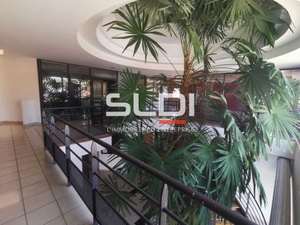 Bureaux A LOUER - SAINT JEAN DE BOURNAY - 177 m²