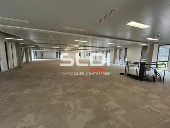 Bureaux A LOUER - LIMONEST - 3 448 m²