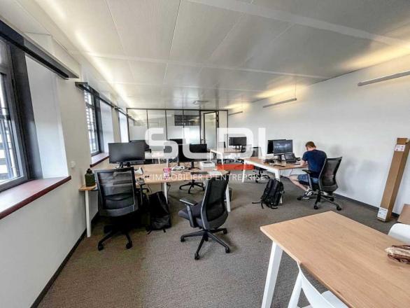 Bureaux A LOUER - LYON - 90 m²