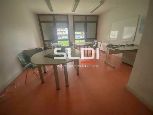 Bureaux A VENDRE - VILLEURBANNE - 210 m²