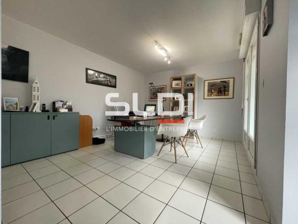 Bureaux A VENDRE - CHARBONNIERES LES BAINS - 58 m²