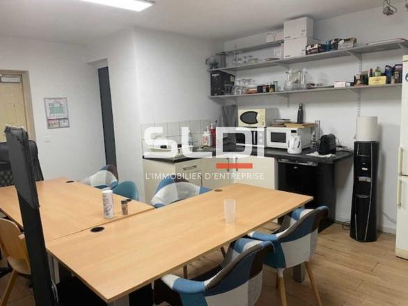 Activités A LOUER - VILLEURBANNE - 800 m²