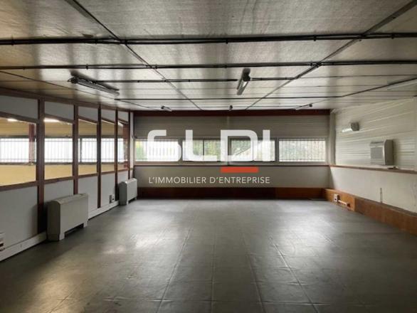 Activités A LOUER - RILLIEUX LA PAPE - 3 200 m²
