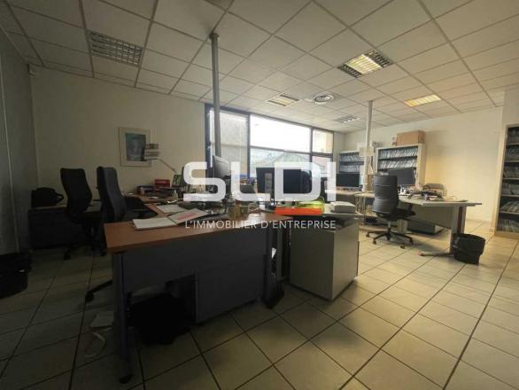 Bureaux A LOUER - VAULX EN VELIN - 639 m²