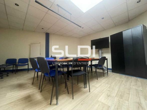 Bureaux A LOUER - VAULX EN VELIN - 639 m²