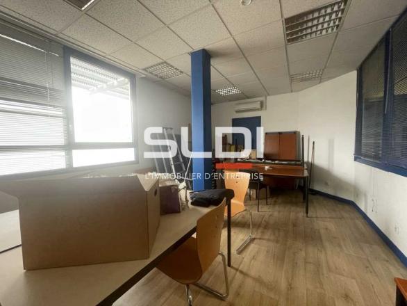 Bureaux A LOUER - VAULX EN VELIN - 639 m²