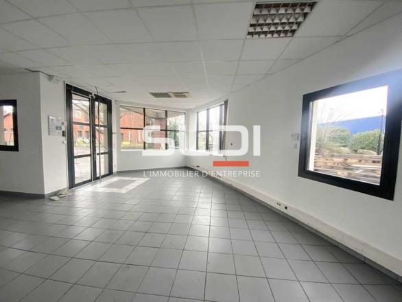Activités A LOUER - CHAPONNAY - 1 479 m²