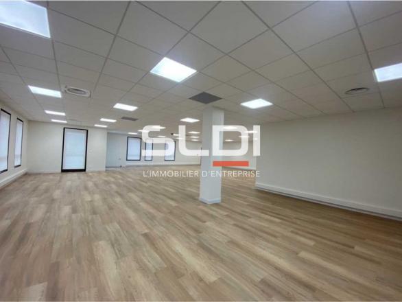 Bureaux A LOUER - GENAS - 206 m²