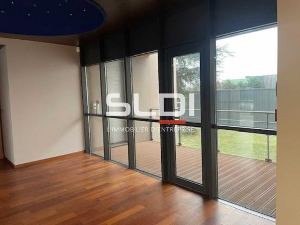 Bureaux A LOUER - RILLIEUX LA PAPE - 1 081 m²