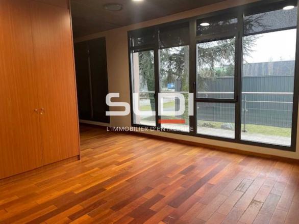 Bureaux A LOUER - RILLIEUX LA PAPE - 1 081 m²