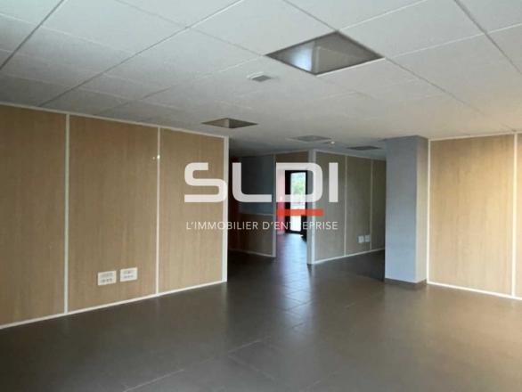 Bureaux A LOUER - RILLIEUX LA PAPE - 1 081 m²
