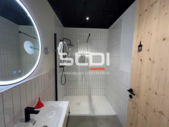 Commerces A LOUER - LIMAS - 514 m²