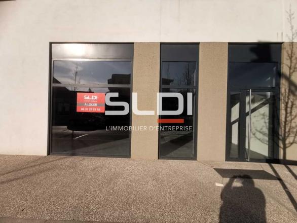 Commerces A LOUER - SAINT LAURENT DE MURE - 121 m²