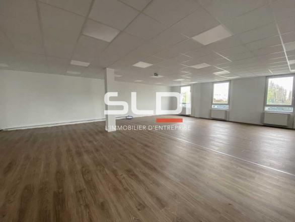 Bureaux A LOUER - BRON - 514 m²