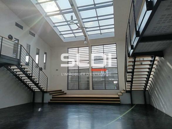 Activités A VENDRE - DECINES CHARPIEU - 3 192 m²