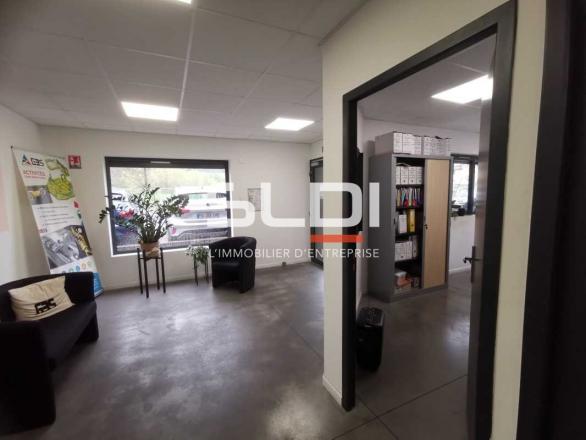 Activités A VENDRE - BEAUVOIR DE MARC - 1 870 m²