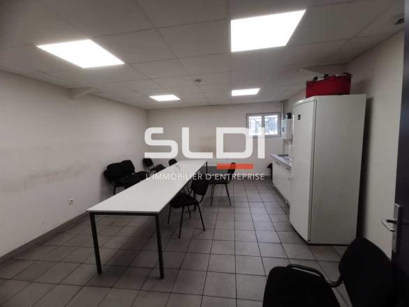 Activités A VENDRE - BEAUVOIR DE MARC - 1 870 m²