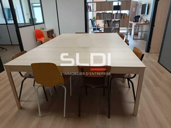 Bureaux A LOUER - VILLEURBANNE - 233 m²
