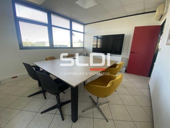 Bureaux A LOUER - BRON - 328 m²