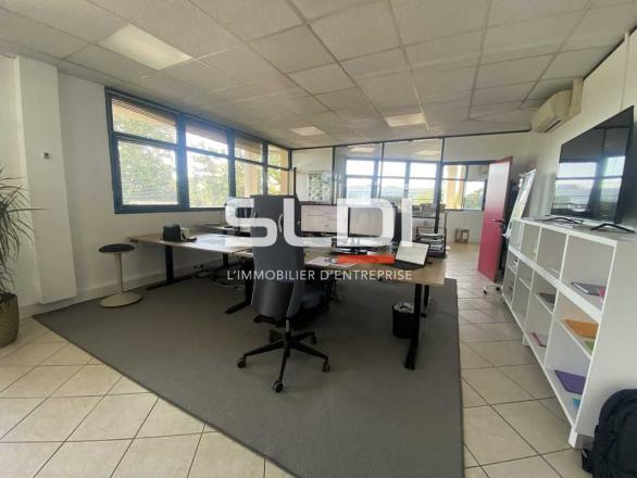 Bureaux A LOUER - BRON - 328 m²