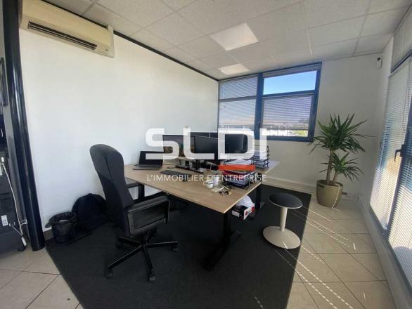 Bureaux A LOUER - BRON - 328 m²