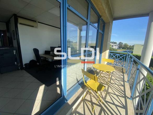Bureaux A LOUER - BRON - 328 m²