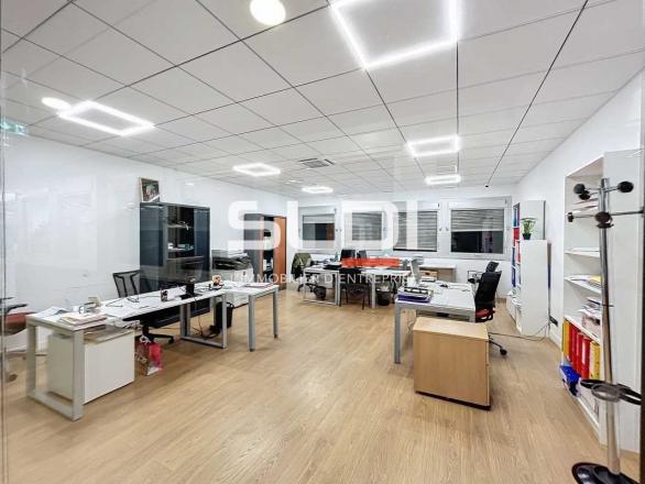 Activités A VENDRE - VAULX EN VELIN - 1 800 m²