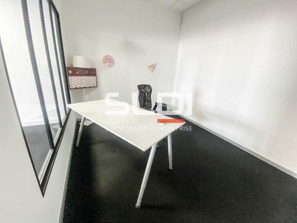 Bureaux A LOUER - VILLEURBANNE - 66 m²