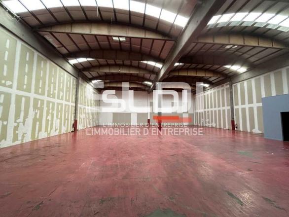 Activités A LOUER - SAINT PRIEST - 1 760 m²
