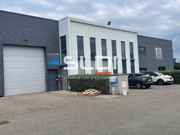 Activités A VENDRE OU A LOUER - VENISSIEUX - 731 m²