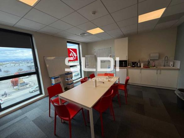 Bureaux A VENDRE - SAINT FONS - 194,4 m²