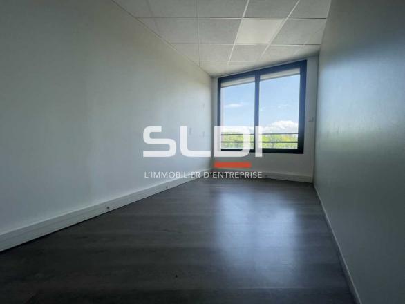 Bureaux A VENDRE - DARDILLY - 205 m²