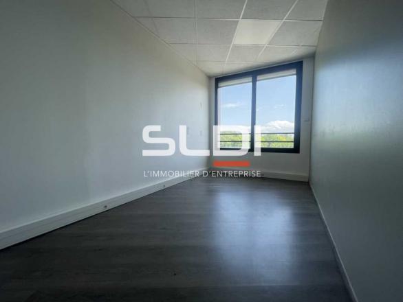 Bureaux A VENDRE - DARDILLY - 205 m²