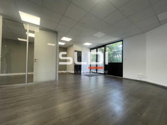 Bureaux A VENDRE - DARDILLY - 205 m²
