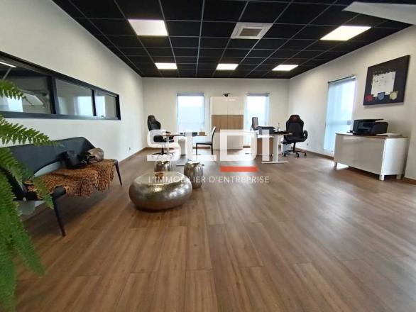 Activités A LOUER - GENAS - 420 m²