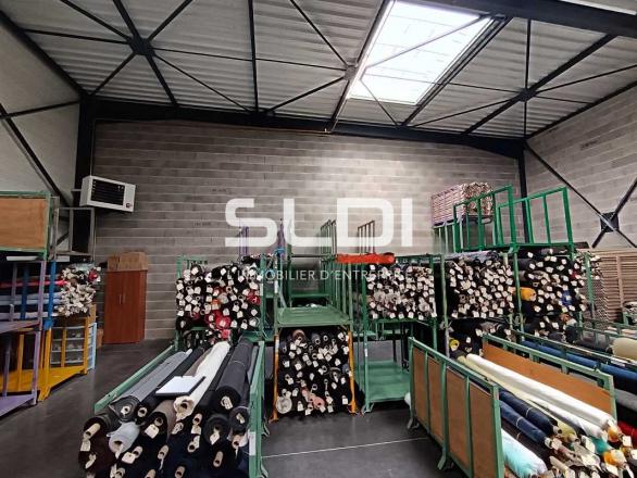 Activités A LOUER - GENAS - 420 m²