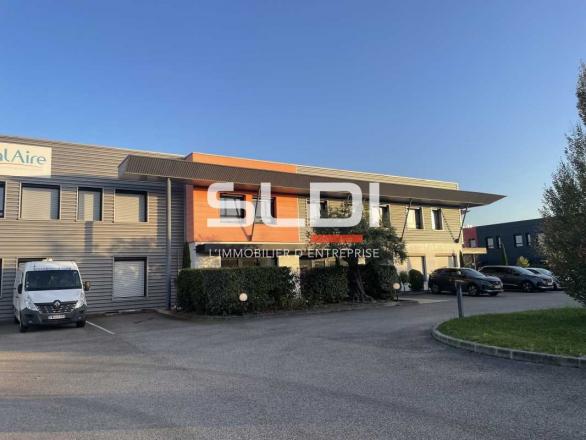 Activités A VENDRE OU A LOUER - SAINT PRIEST - 1 535 m²