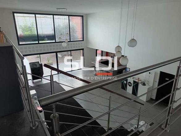Activités A VENDRE - DECINES CHARPIEU - 1 092 m²