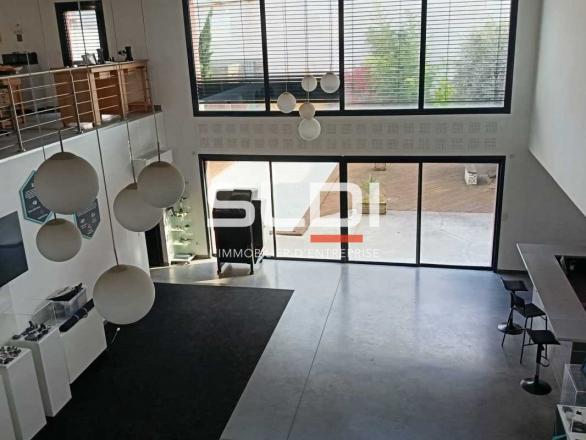 Activités A VENDRE - DECINES CHARPIEU - 1 092 m²