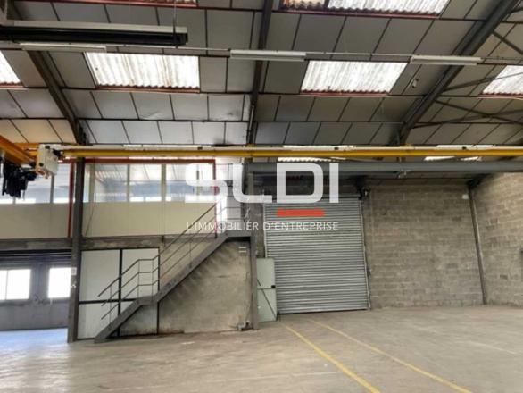 Activités A VENDRE OU A LOUER - RILLIEUX LA PAPE - 405 m²