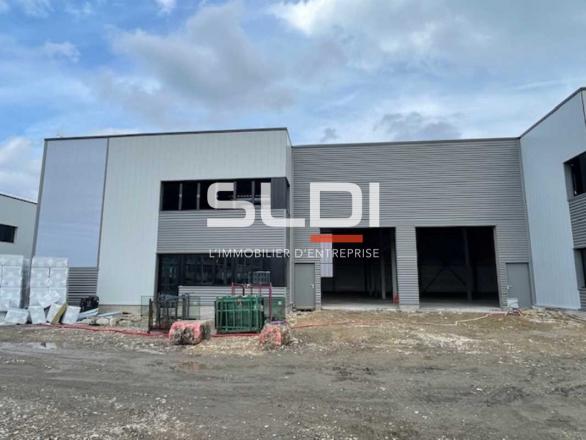 Activités A LOUER - OULLINS-PIERRE-BÉNITE - 676 m²