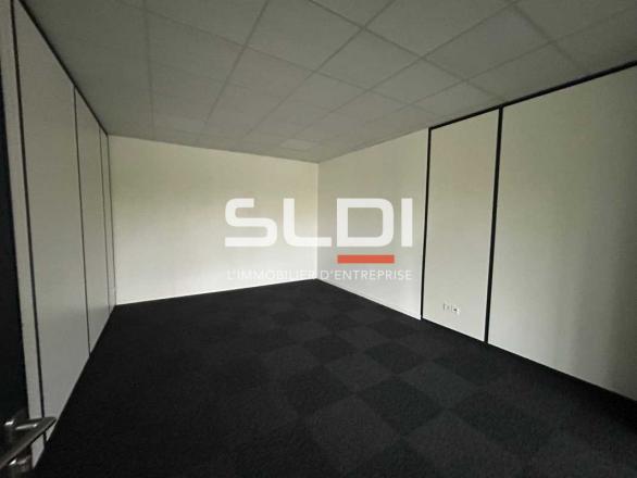 Bureaux A VENDRE OU A LOUER - DARDILLY - 235 m²