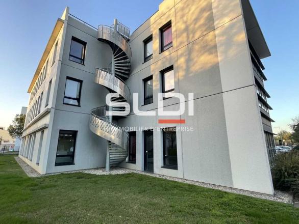 Bureaux A LOUER - SAINT PRIEST - 403 m²