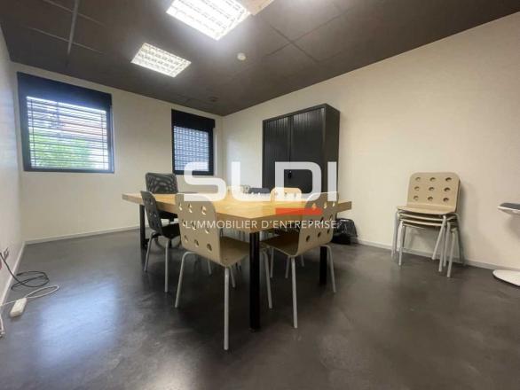 Bureaux A LOUER - VAULX EN VELIN - 79 m²